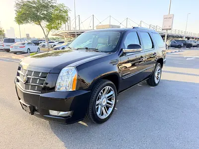 Cadillac Escalade Premium Luxury 2014 - GCC Specs - Excellent Condition!