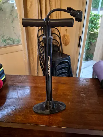 Spartan floor bike pump — works well, good condition