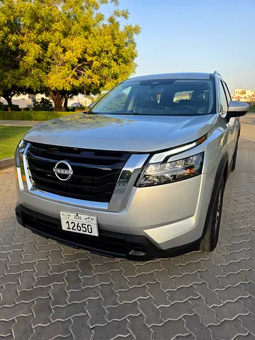 2025 Nissan Pathfinder SL - American Specs - GCC Ready!