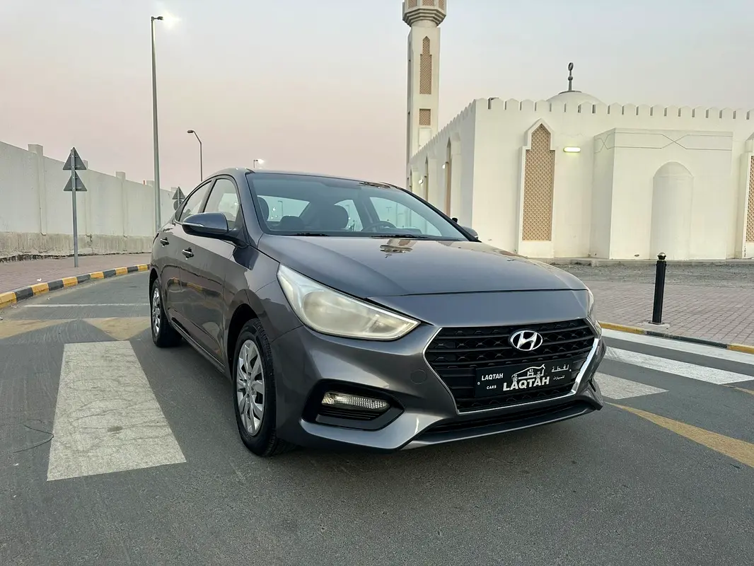 Hyundai Accent 2018 — photo 1 of 12