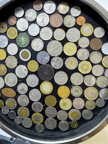 Mixed World Coin Collection - Assorted Circulation Coins (Approx. 100+)