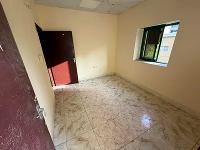 شقة غرفة وصالة الراشدية عجمان – 22 ألف – 6 دفعات – بدون تكييف – قريب نستو ماركت