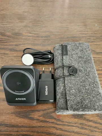 Anker MagGo  iphone Wireless Charger for iphone, earpods and watch+ USB  Adapter with Carry Pouch