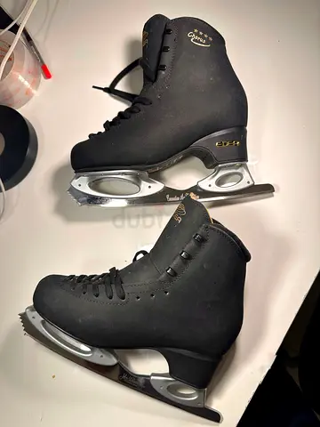 Pair of Edea Chorus Figure Ice Skates (Size 245) - Used