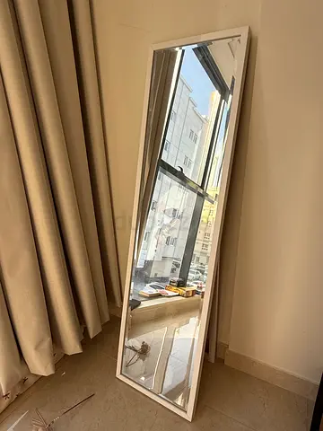 Standing mirror