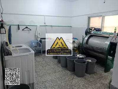 للإيجار السنوي في عجمان – الراشدية شارع مستشفى أمينة، محل مجهز بالكامل كمغسلة ملابس جاهزة للتشغيل الفوري، بموقع مميز على زاوية كرونر يضمن حركة عملاء م