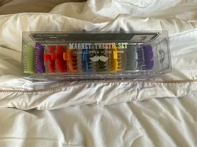 Magnet theeth set.  Hair clipper guide comb