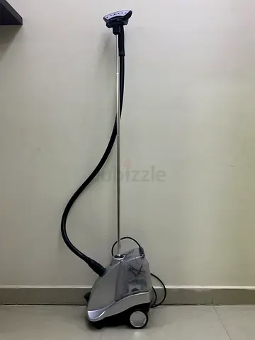 Handheld Garment Steamer with Water Tank - Good Condition