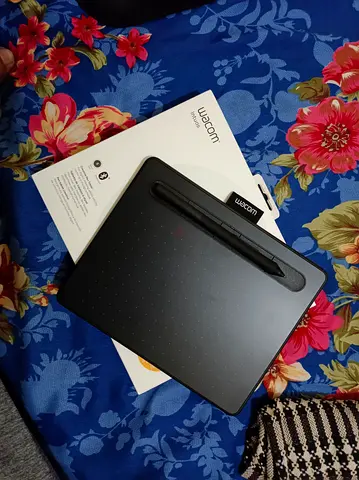 Wacom Intuos Bluetooth Creative Pen Tablet (Small) | Like New | Perfect for Digital Art  Students