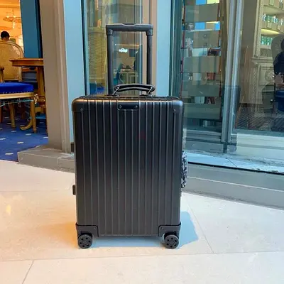 RIMOWA Classic Check-In M suitcase