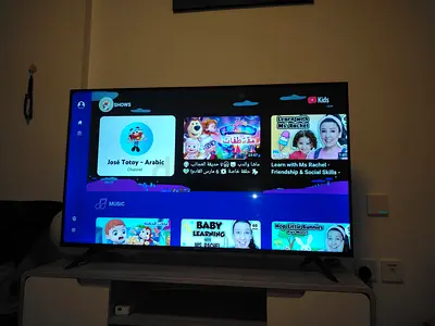 Jvc32inch Smart LED TV in good working condition