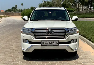 2017 Land Cruiser VXR V8 5.7 — Ultra Rare Condition | 1 Owner | Full Agency Service | Accid