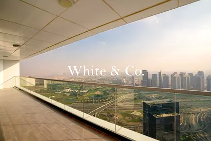 Stunning View | Bright Unit | Vacant Now