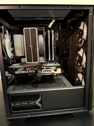 AMD Ryzen 7 9700X 32GB RAM