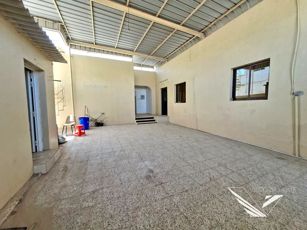 Spacious Ready to move 4 BHK Villa parking space maid room Split AC just 60k