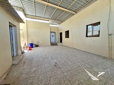 Spacious Ready to move 4 BHK Villa parking space maid room Split AC just 60k
