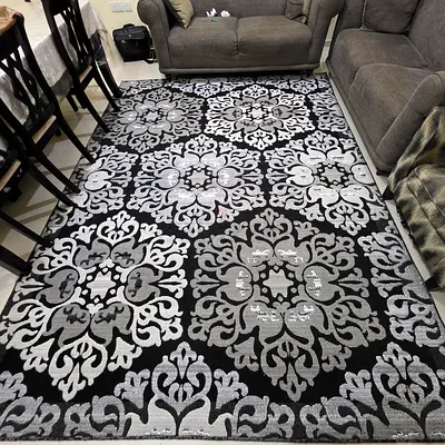 A beautiful 3x3 rug, brand new