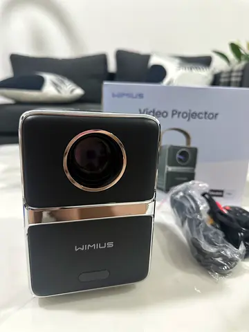 Portable Projector- Good Graphics