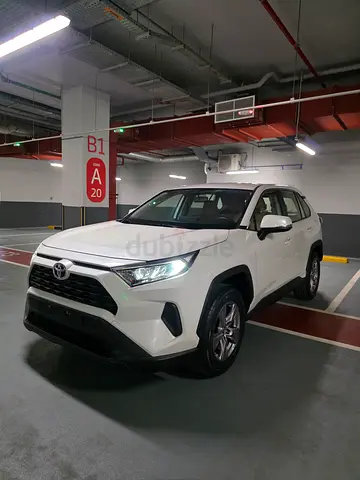 Under warranty full service history Toyota RAV4 2022 accidents free original paint GCC