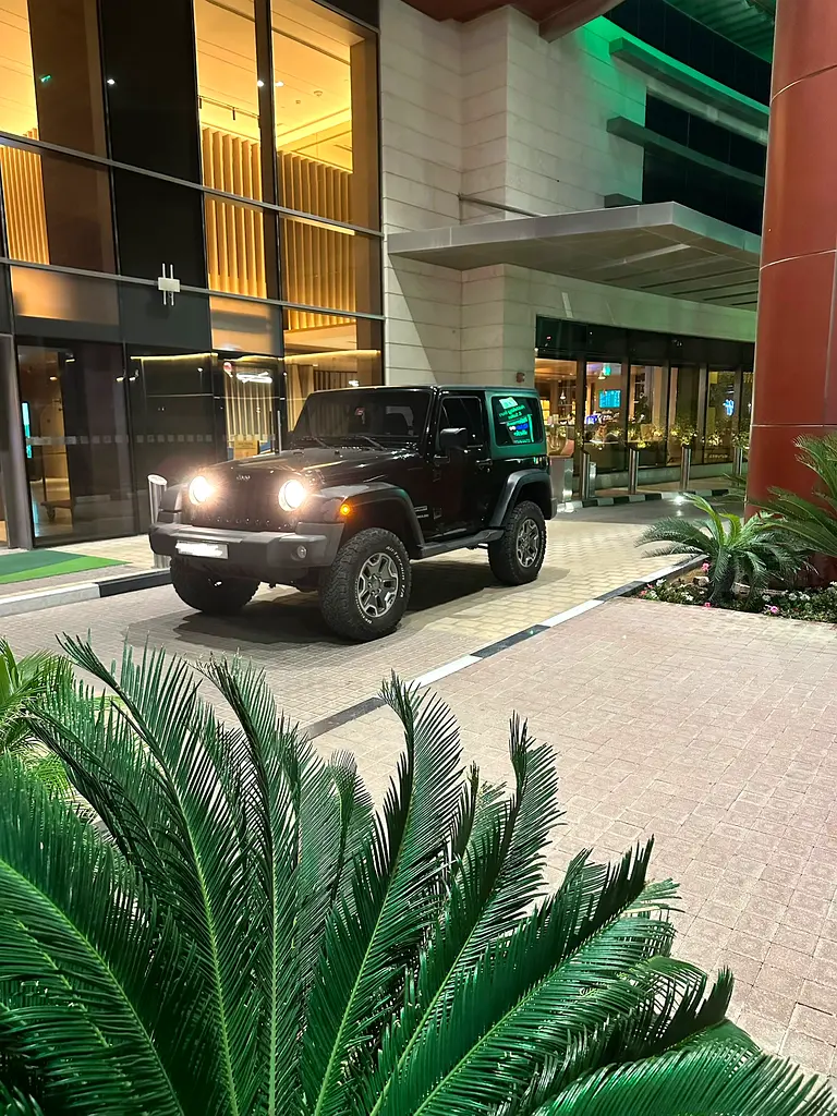 Jeep Wrangler 2015 — photo 1 of 7
