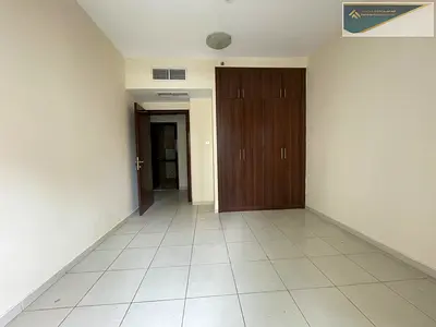 FREE PARKING!!ONE BHK WITH MASTERBEDROOM BUILT IN WARDROBES NEAR THE CORNICHE ONLY FOR FAMILY IS JUST 36k