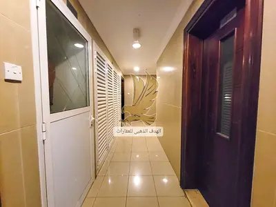 مواصفات البنايه  ‎بناية في منطقة القاسمية في الشارقة ارضي + 3 بركن + 10 ادوار   ‎عدد الشقق 40 غرفتين و صاله  ‎11 غرفة و صاله ‎13 ستوديو  ‎2 محل  ‎32