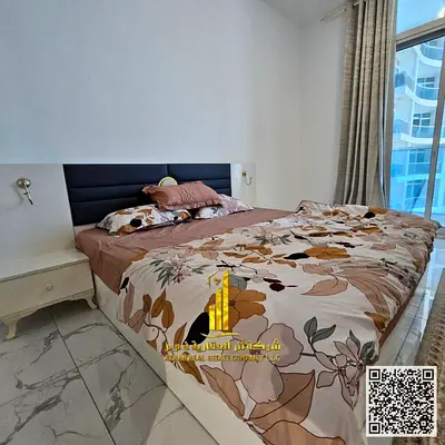 شقة فاخرة غرفتين  وصالة اطلالة بحرية مفروشة مع جم ومسبح وباركن للايجار فى عجمان - الراشدية1 - ابراج الواحة