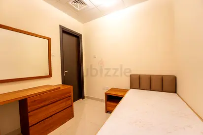 Private Room with Ensuite Bathroom – Sheikh Zayed Road (Females Only)