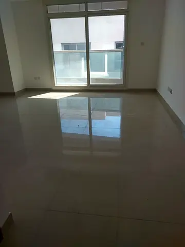 1 BHk flat available good for family sharing allowed C / AC Al rigga near metro walking distance only 5 minutes Rent 60k mode of 6 payment 2 washroom