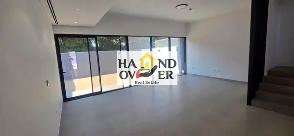 3BED CORNER TOWNHOUSE /SMART SYSYTEM/MAID ROOM/ EXCELLENT VALUE /PRIME LOCATION