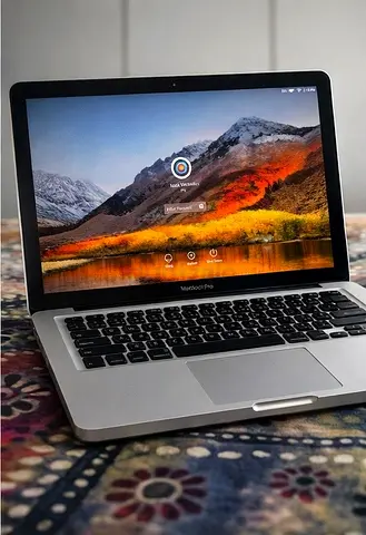 Macbook Pro (I7 16gb)