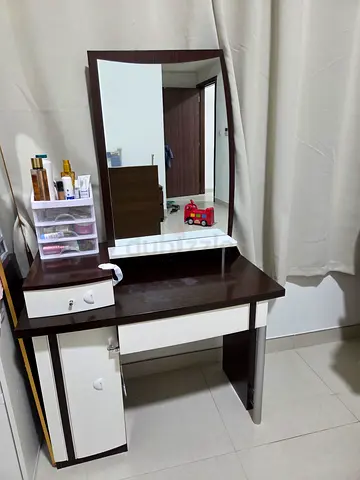 Stylish wood dressing table with mirror and storage cabinet