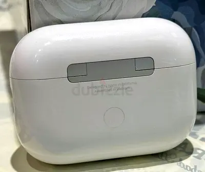 Apple AirPods Pro (2nd gen) C type wireless charging case — Execellent condition