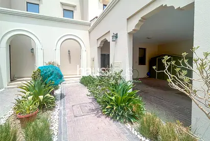 Great Location | Well-kept | Upgraded Flooring