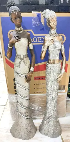 Pair of Tall African Woman Decorative Statues — Resin Home Decor