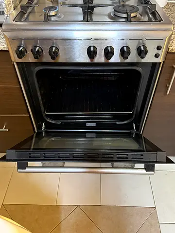 Gas stove