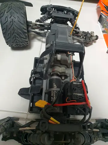 6s Rc car for sand great condition