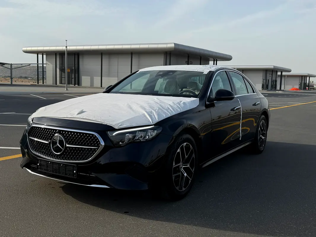 Mercedes-Benz E-Class 2026 — photo 1 of 17