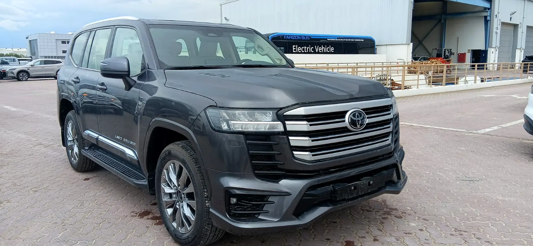 Toyota Land Cruiser 2025 — photo 1 of 18