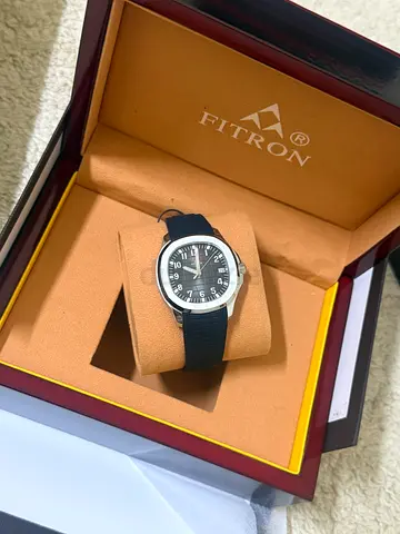 NEW luxury men’s watch