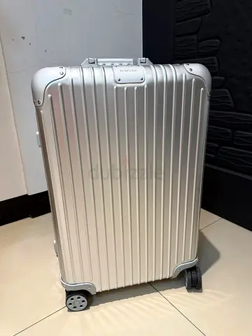 Rimowa luggage roller