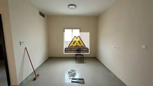 شقة غرفة وصالة للإيجار في النخيل 1 غرفة نوم ماستر صالة واسعة 2 حمام بلكونة بإطلالة بحرية مساحة كبيرة تكييف مركزي قريب من الأسواق والمطاعم والخدمات