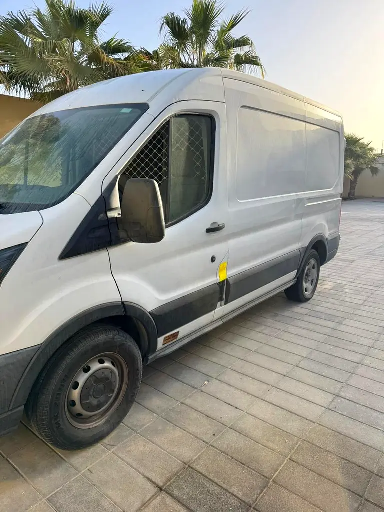 Ford Transit 2016 — photo 1 of 2