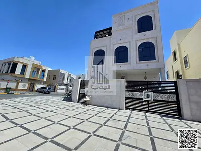Corner villa located on two streets 6 bedrooms