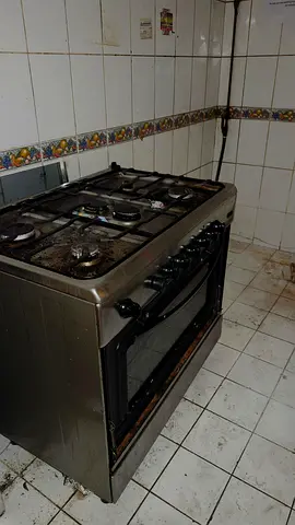 Used Stainless Steel Gas Range with Double Oven – working perfectly