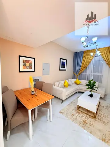الشارقه التعاون بنايه اول ساكن ✨شقه مفروشه فرش فندقي اول ساكن 💥لصاحب الفخامه 💫غرفه 🛌وصاله ومطبخ وحمامين   🛁وبلكونه اطلاله مفتوحه 🌊السعر 6500 شامل