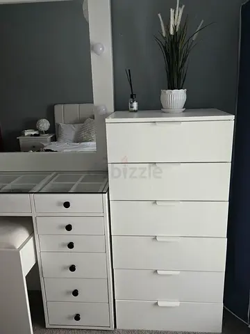 White chest drawers