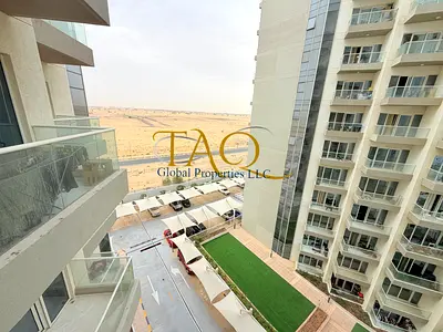 RENTED STUDIO l HIGH FLOOR l COMMUNITY VIEW l