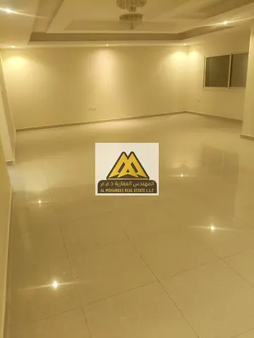 فرصة مميزة لاستئجار فيلا في منطقة الرميلة 1 بعجمان، تقع في ثاني خط من الكورنيش بموقع حيوي وقريب من جميع الخدمات