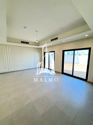 فيلا للبيع محسنه بالكامله زاويه بموقع مميز